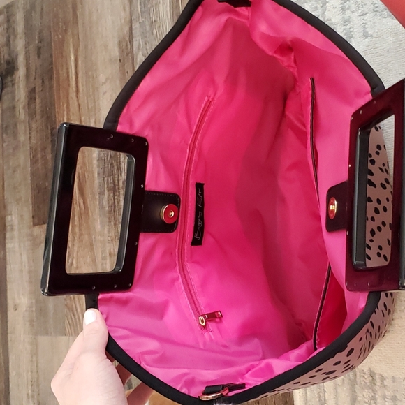 Bagging Rights Leopard tote - Picture 2 of 4